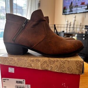 American Rag low cut boots